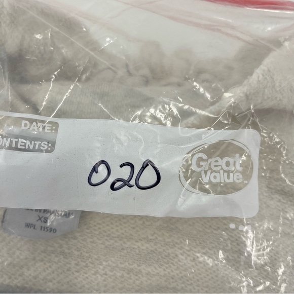 Bucee’s Since 1982 hoodie - Picture 5 of 5